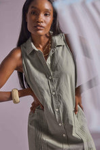 Load image into Gallery viewer, Lilla P - Sleeveless Pleat Pocket Dress
